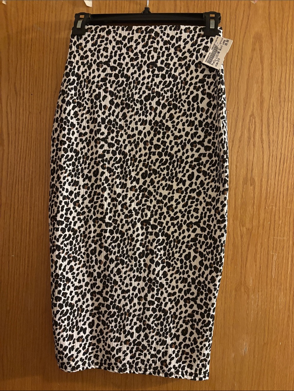 Pretty Little Thing, White Leopard Print Rib Midi Skirt, size 4